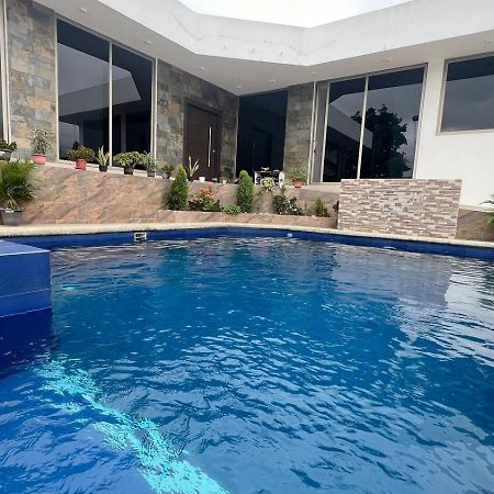 Отель Casa Con Piscina Privada Манта Экстерьер фото