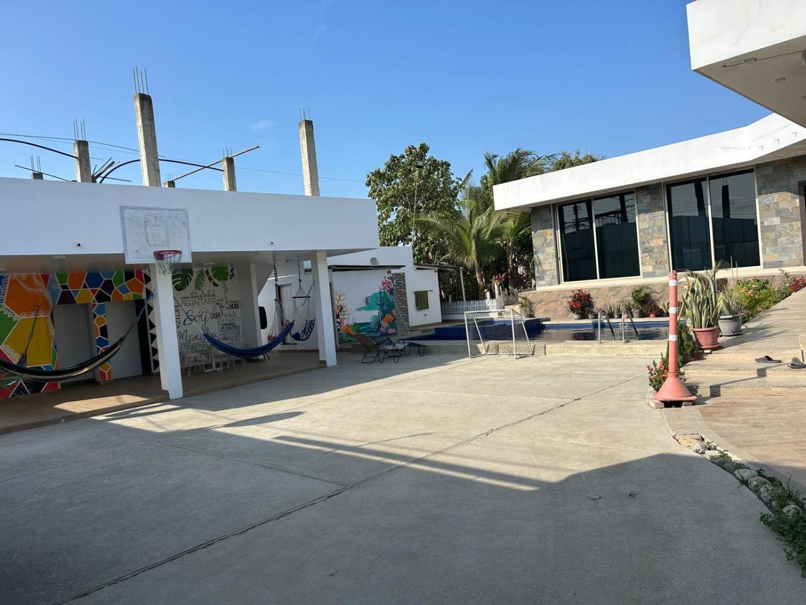 Отель Casa Con Piscina Privada Манта Экстерьер фото